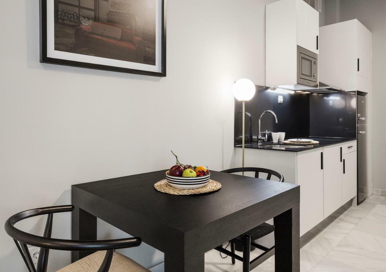 Apartamentos One Shot Conde de Torrejón Sevilla Exterior foto
