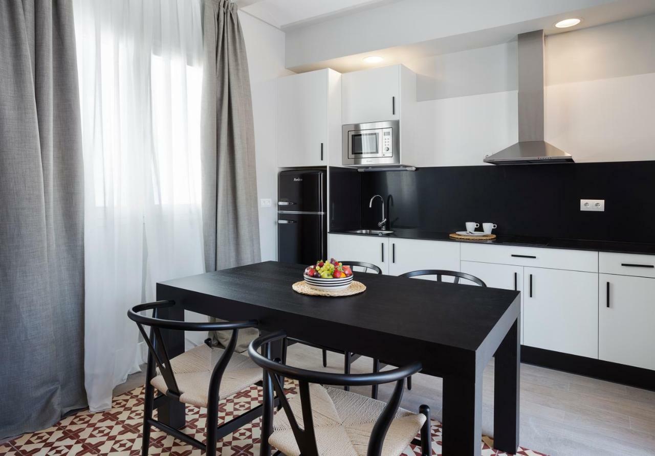 Apartamentos One Shot Conde de Torrejón Sevilla Exterior foto